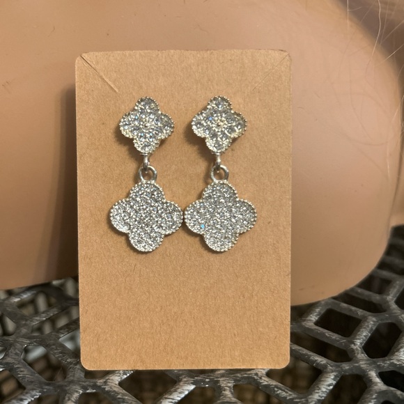Elegant Silver clover Drop Earrings - Picture 1 of 2